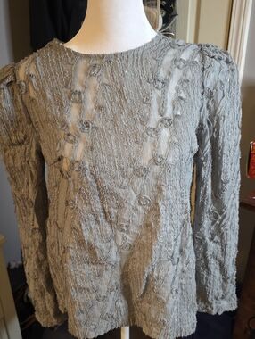 Home Collection Gray Textured Long-Sleeve Crewneck Blouse